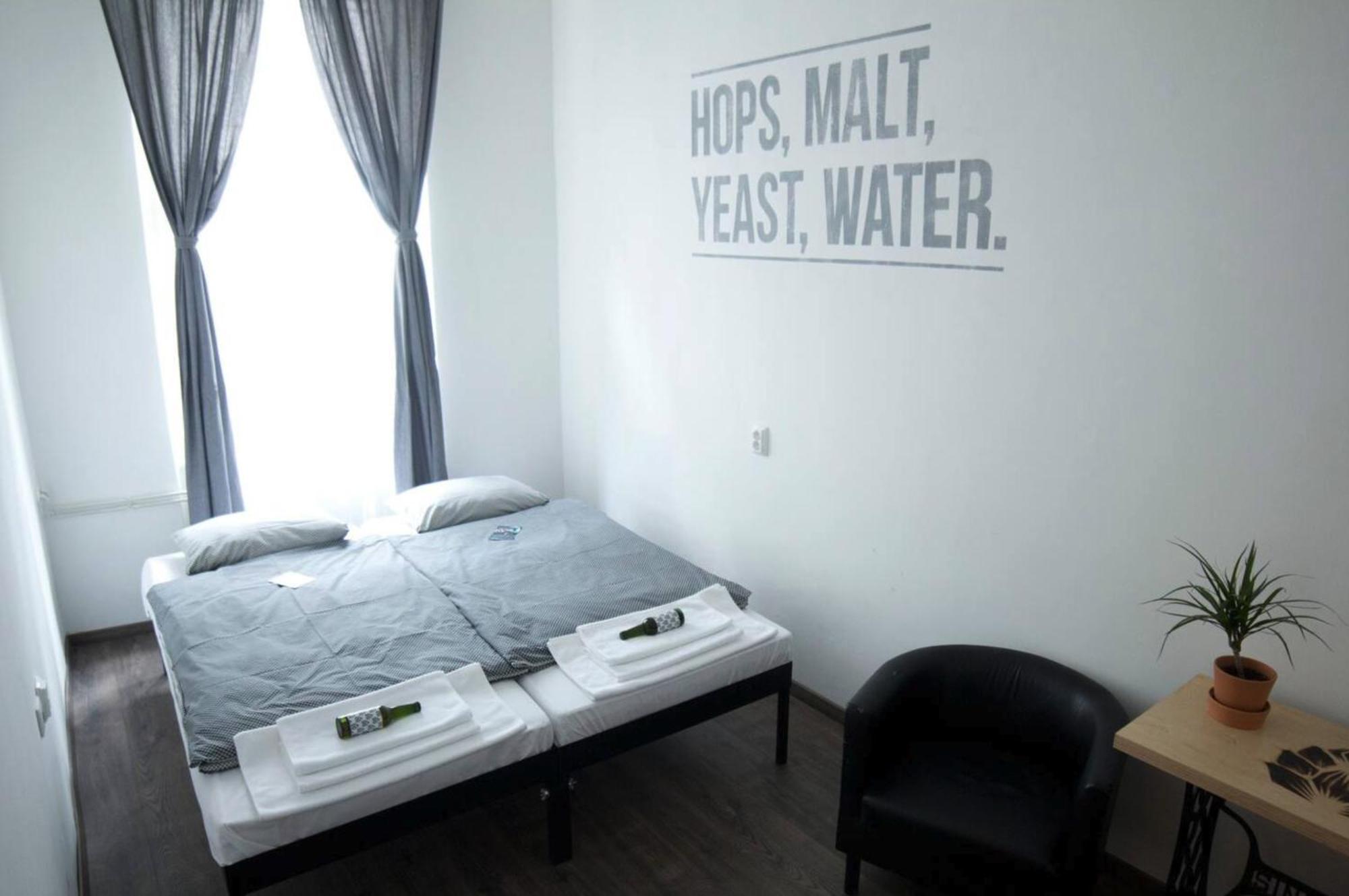 ブダペストBed'N'Beerアパートメント エクステリア 写真